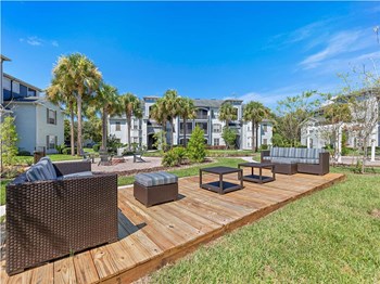 outdoor seating - Photo Gallery 8