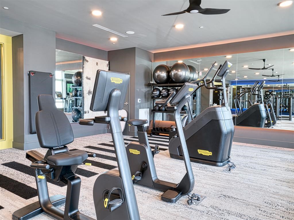 Fitness Center With Modern Equipment at Vista Brooklyn, Jacksonville, FL