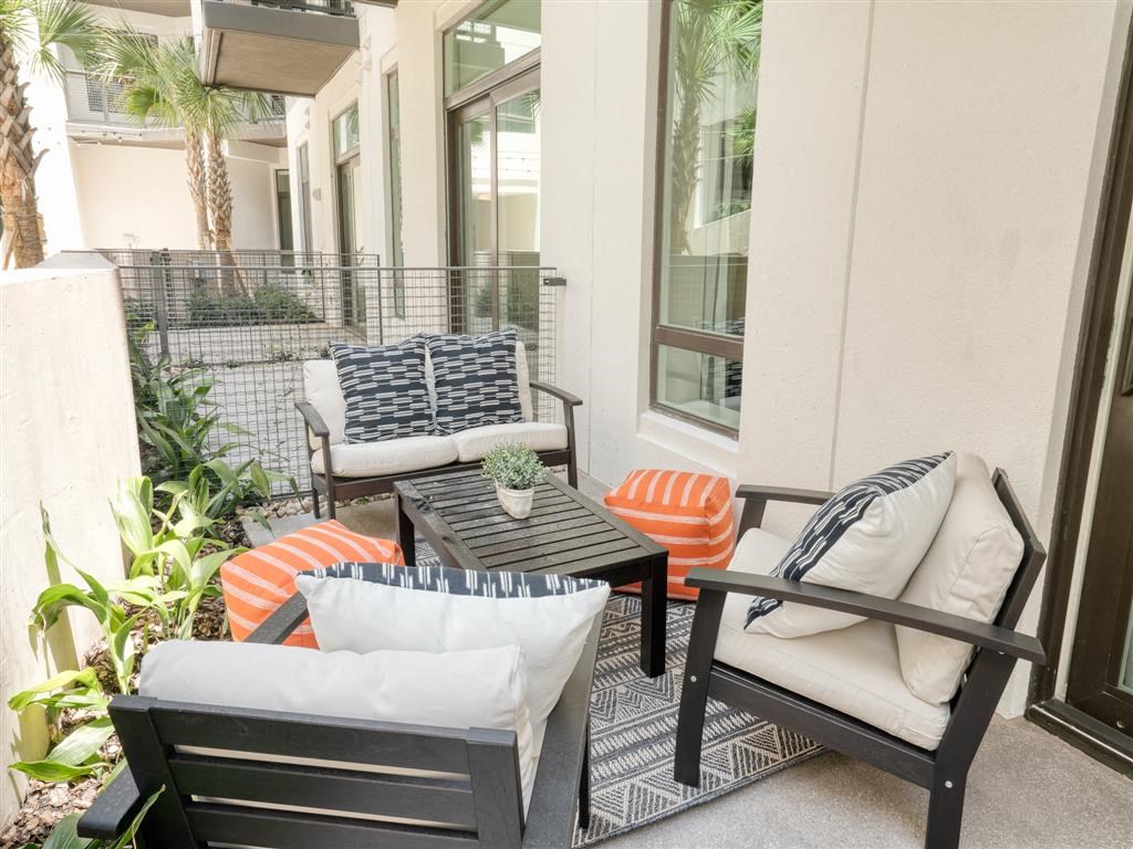 Balcony And Patio at Vista Brooklyn, Florida, 32202
