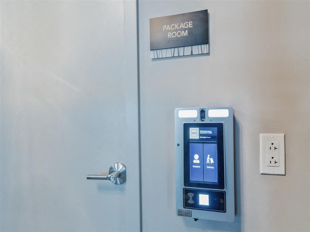 Package Lockers at Vista Brooklyn, Jacksonville