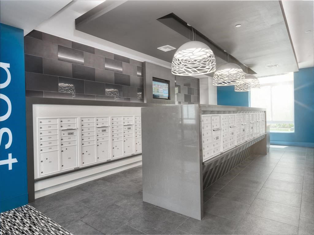 Locker Hub at Vista Brooklyn, Florida