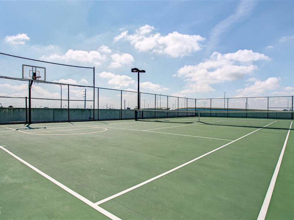 One Plantation Apartments