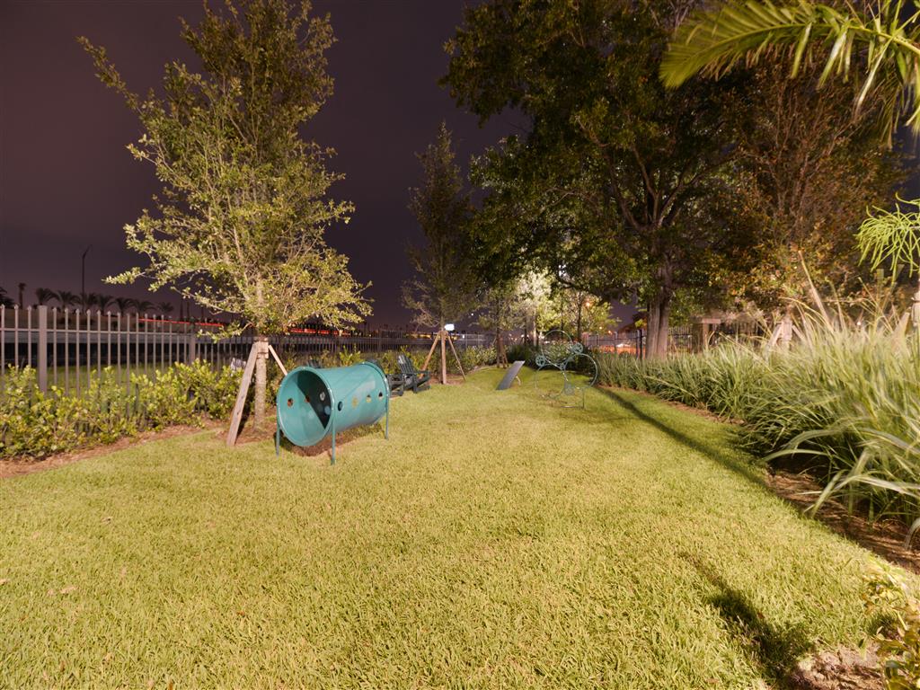 One Plantation Apartments