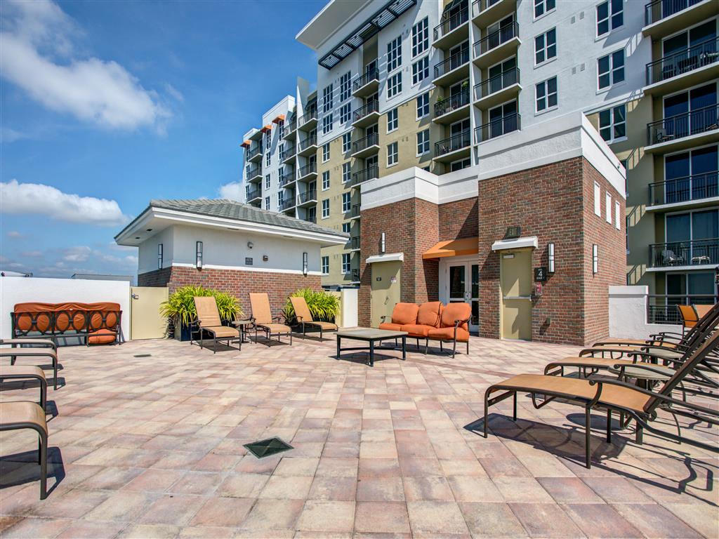 One Plantation Apartments