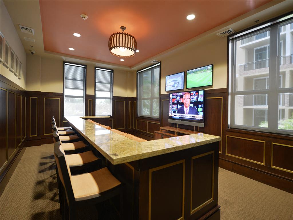 One Plantation Apartments