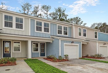 front exterior - Photo Gallery 3