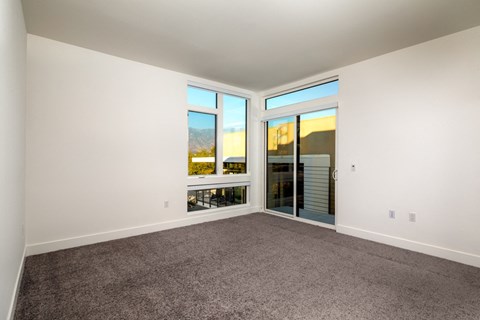 empty apartment with windows