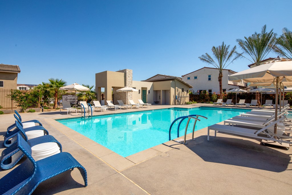 the swimming pool at the resort at longboat key club