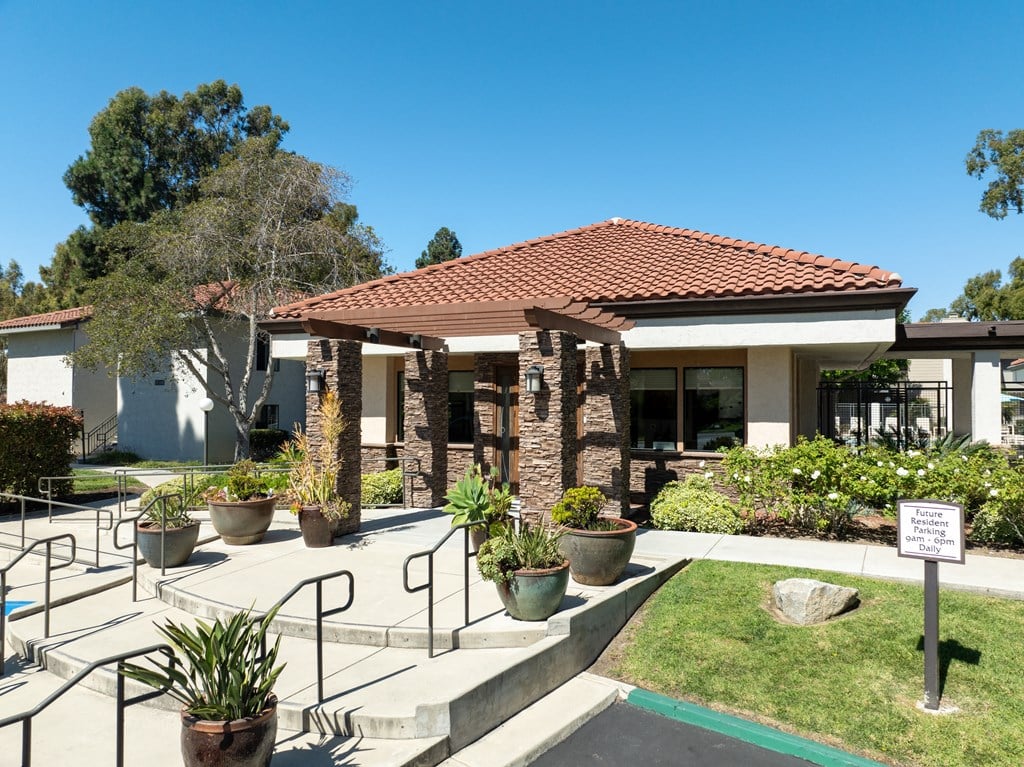 Exterior at Shadowridge Woodbend Apartments
