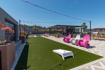 outdoor lounge area - Photo Gallery 11