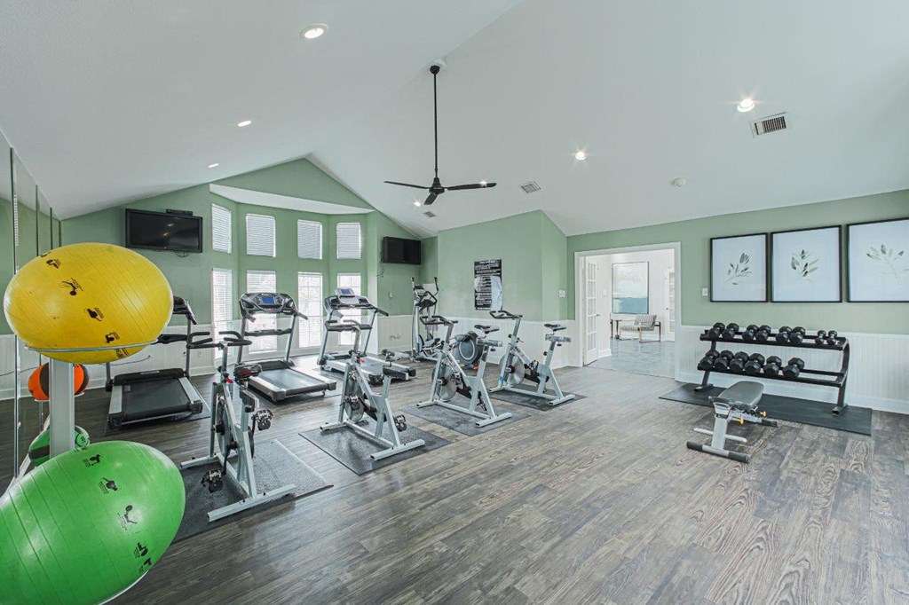 Fitness Center Access  at Oaks at Greenview, Houston, TX, 77015