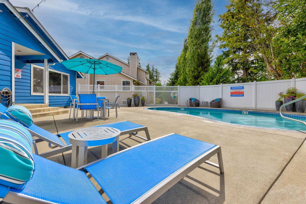 Island Homestead Pool Seating