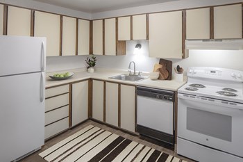 Kitchen Appliances Kitchen Appliances at Veri at Timberhill, Corvallis, OR - Photo Gallery 2