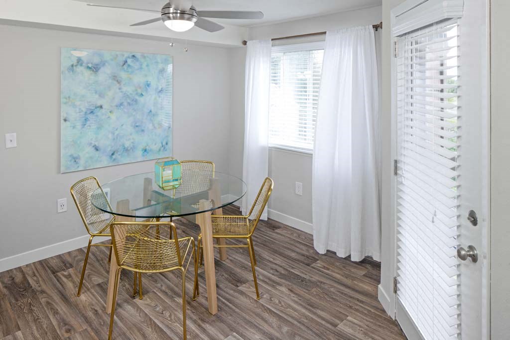 Dining Room at Heatherbrae Commons, Milwaukie, 97222