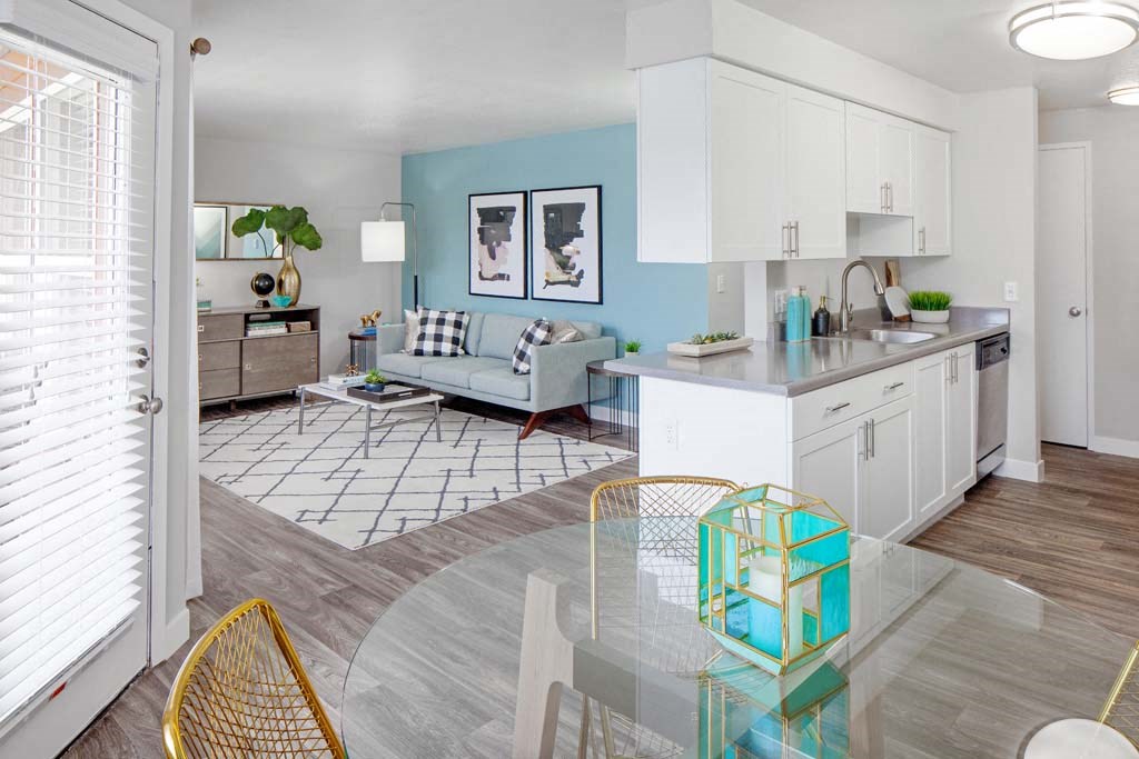 Dining And Kitchen View at Heatherbrae Commons, Oregon