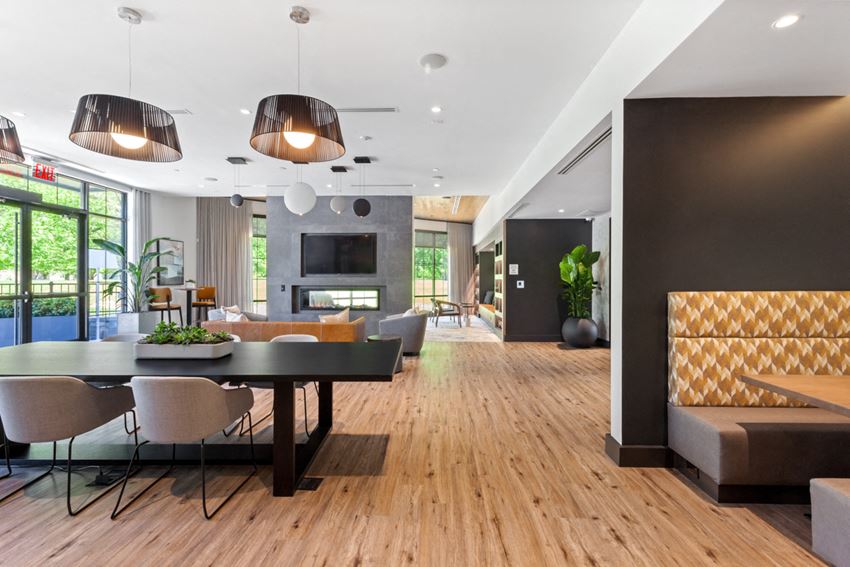 Clubhouse - Workspace - Photo Gallery