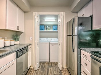 Kitchen and laundry room - Photo Gallery 34