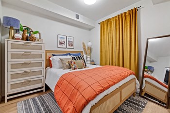 215 East State Street Studio-2 Beds Apartment for Rent - Photo Gallery 4