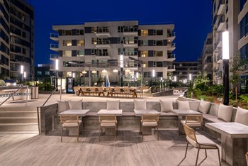 2435 S Sepulveda Blvd Studio-3 Beds Apartment for Rent - Photo Gallery 4