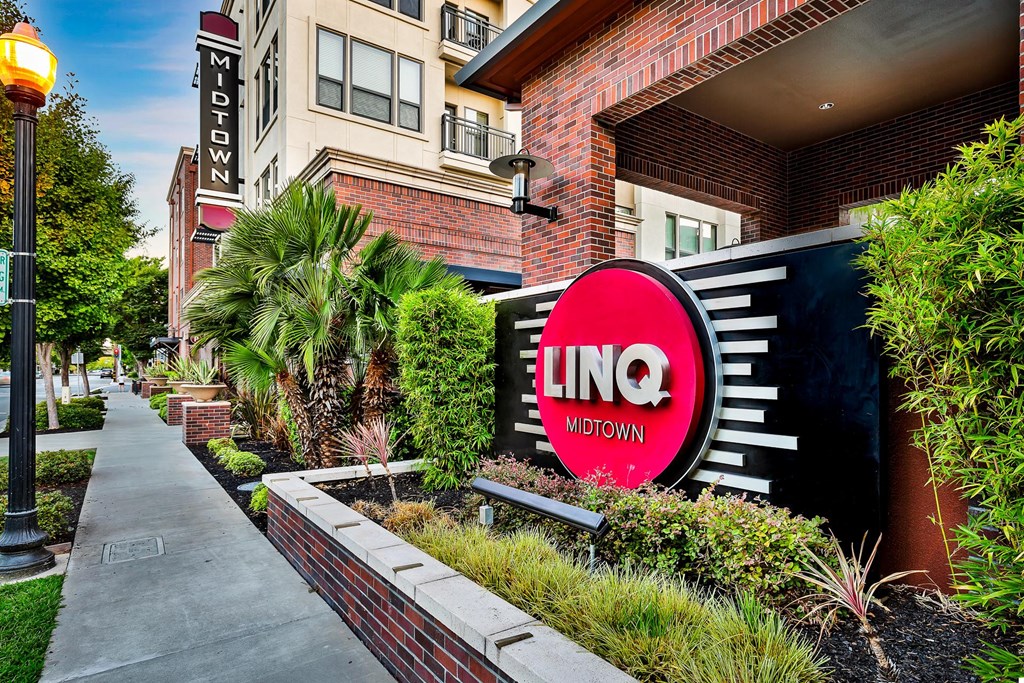 the building in which the hotel is located