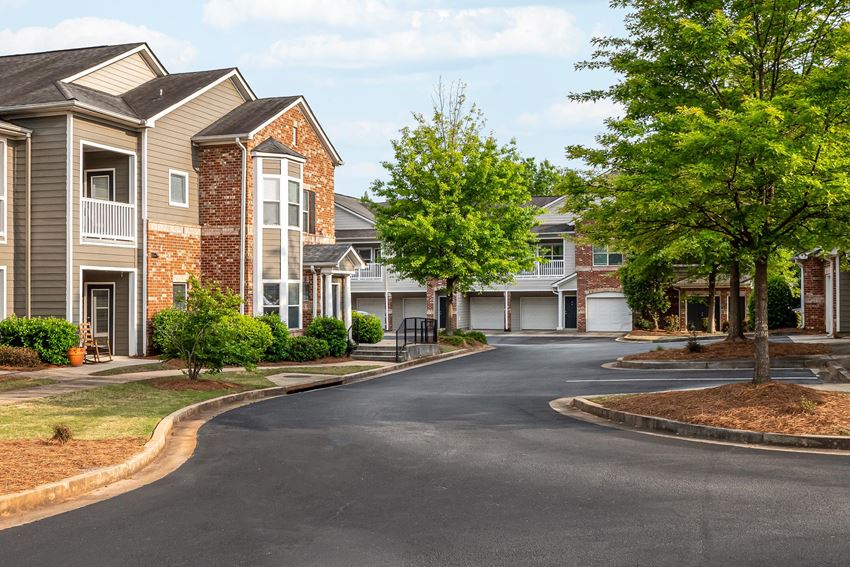 Mandalay Villas Apartments, 1395 Towne Centre Village Dr, McDonough, GA