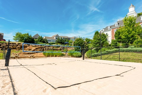 the tennis court at the preserve at ballantyne commons apartments