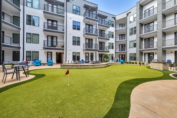 Nexus East Outdoor Putting Green and BBQ Area Nexus East Outdoor Putting Green and BBQ Area - Photo Gallery 4