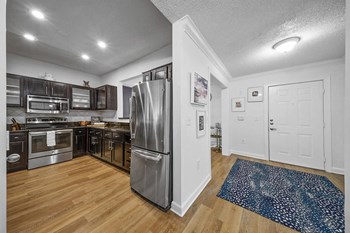 Fully Equipped Kitchen With Modern Appliances Fully Equipped Kitchen With Modern Appliances at Notting Hill, Atlanta, Georgia - Photo Gallery 5