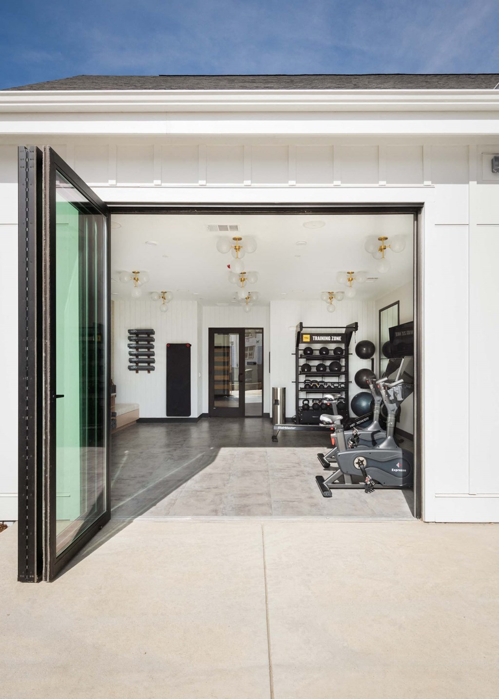 Fitness Center With Modern Equipment at PARK40, Broomfield