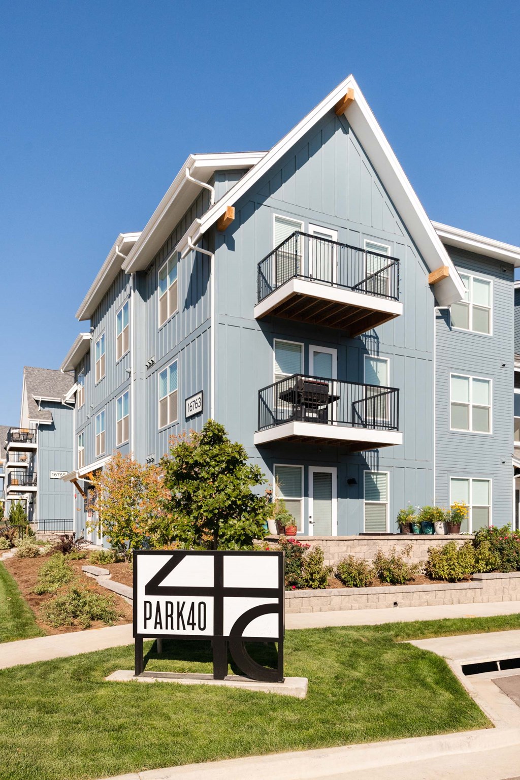 Modern Buildings at Park 40 Apartments in Broomfield, CO