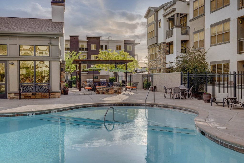 A swimming pool with a ring in the middle of it.
