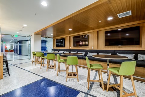 Radius Apartments Business Center