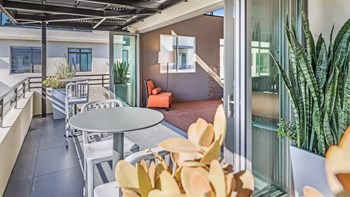 Resident Lounge Balcony - Photo Gallery 6