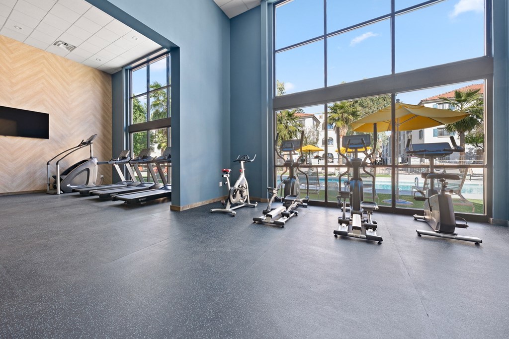 the gym at the flats at obsidian
