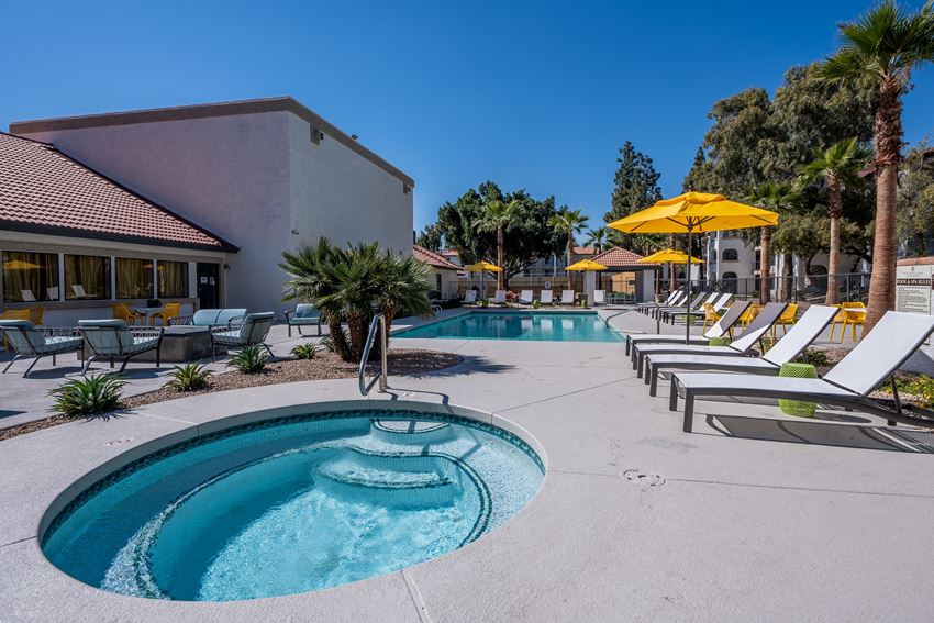 Solas Glendale Hot Tub Spa - Photo Gallery