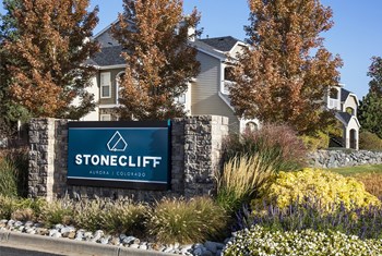 stone cliff apartments reviews