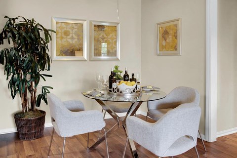 Dining room at Sunbow Villas Apartments