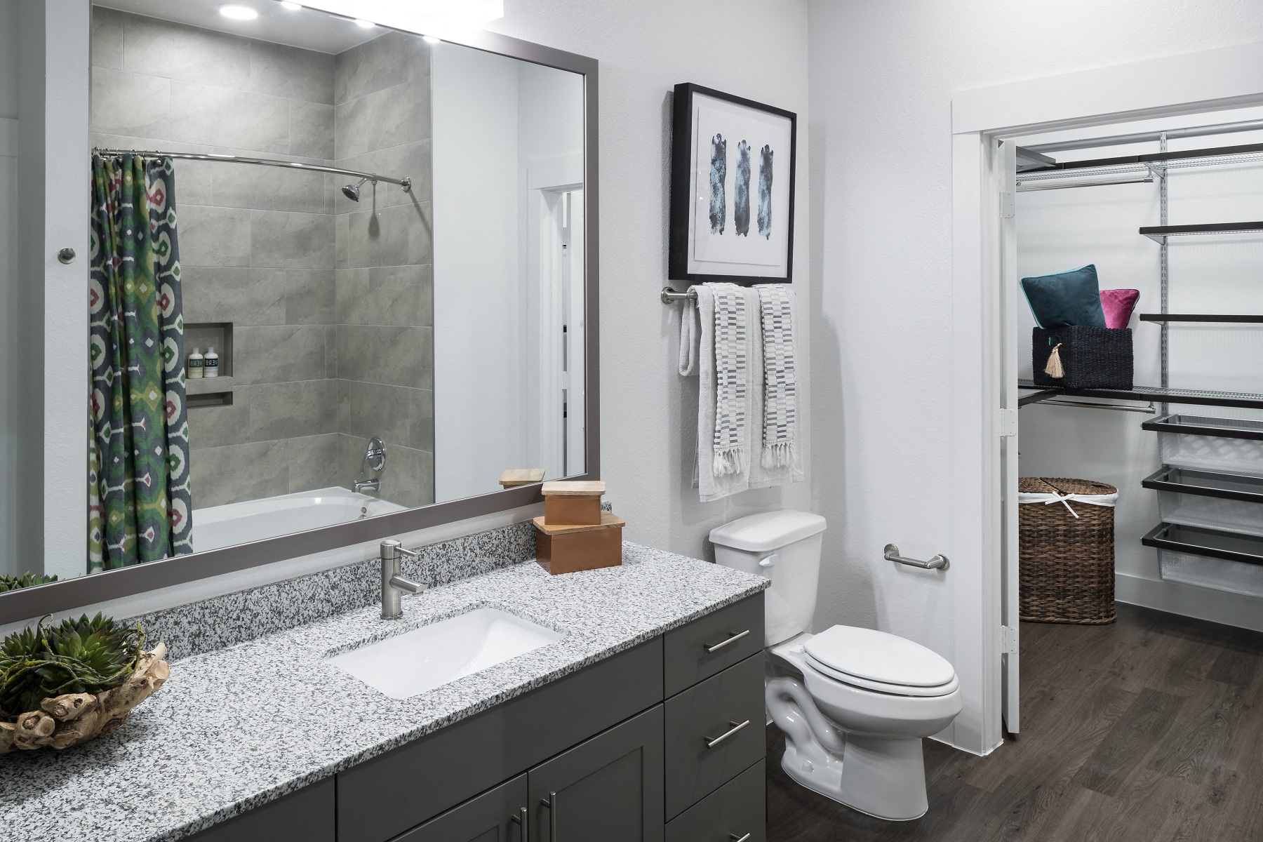 Alexan Garza|Bathroom