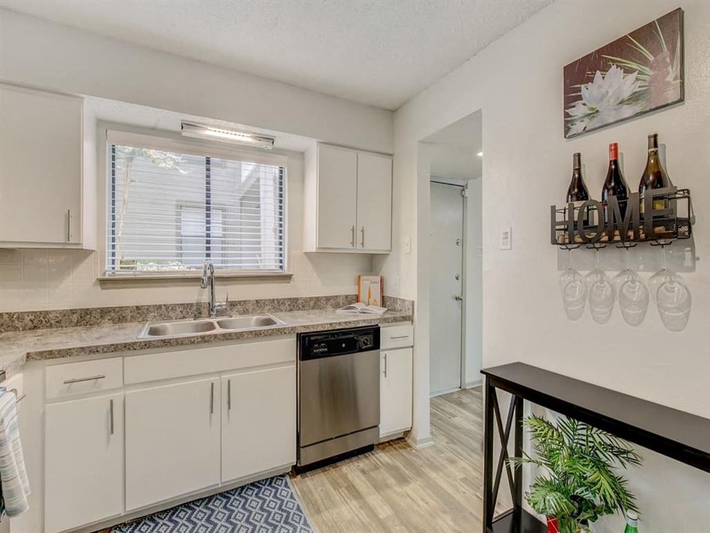 Adair Off Addison - New