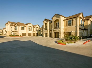 Valencia Place parking