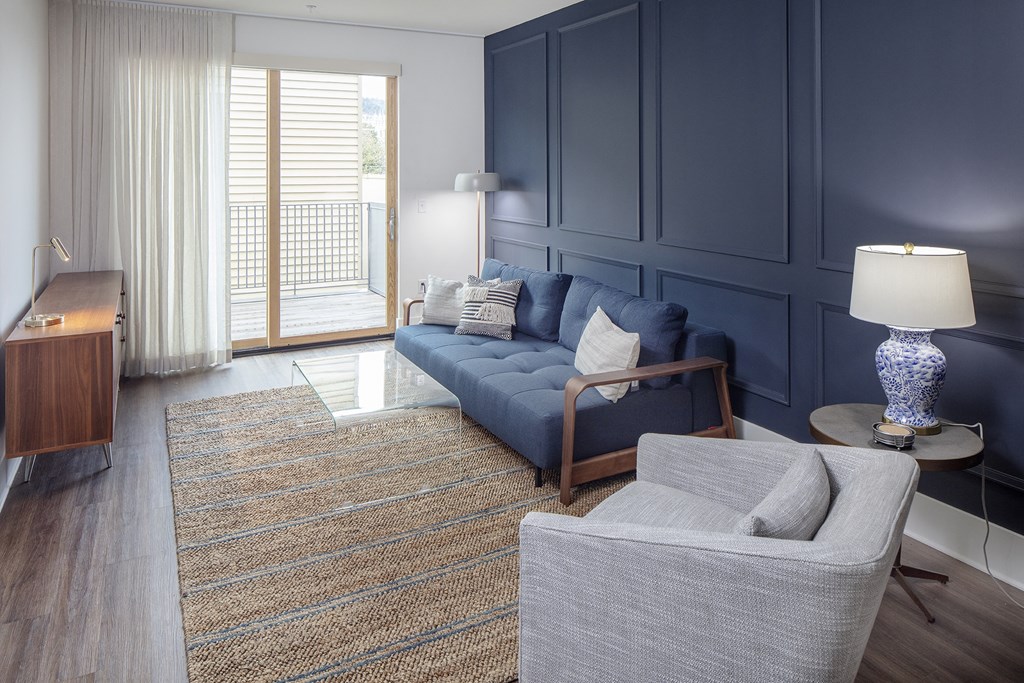 Large Living Room With Ceramic Tile Flooring at The Fitz, Oregon