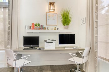 The Outlook At Greystone