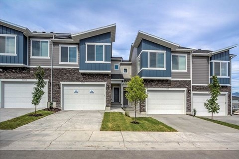 Exterior budiling w/ garages