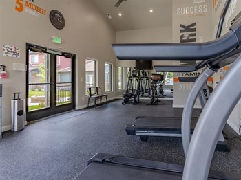 fitness center - Photo Gallery 9