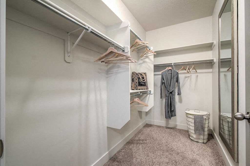 walk-in closet