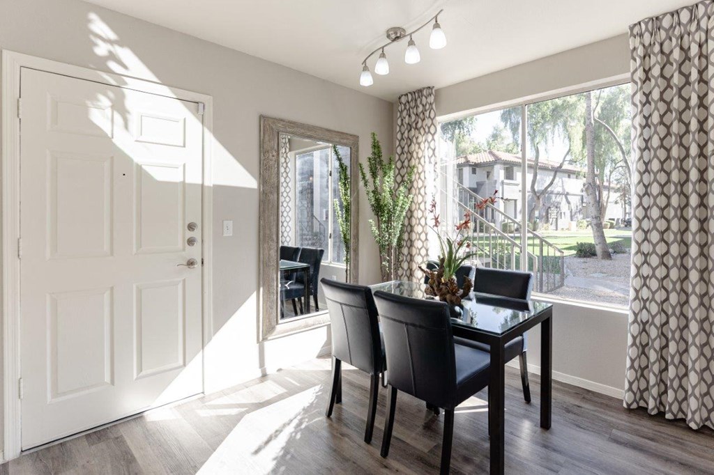 dining area at Vista Grove Apartments, Mesa, 85204