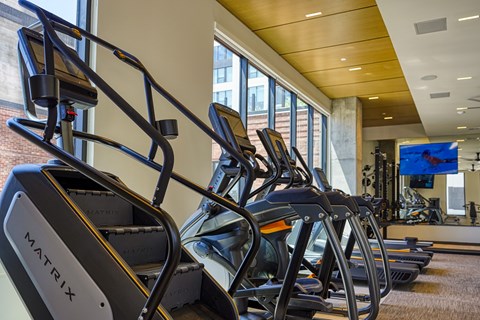 One Seven At Belleview Station