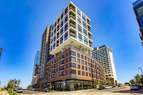 One Seven At Belleview Station