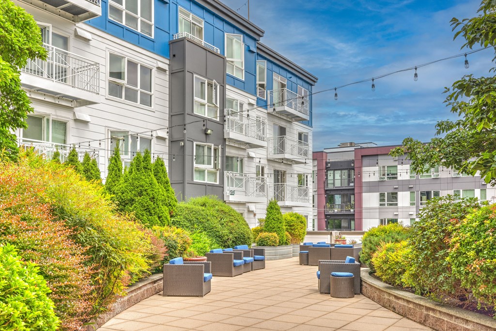 Dexter Lake Union Coutyard at Dexter Lake Union, Seattle, WA