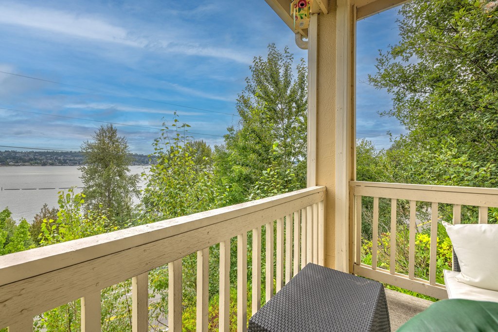 Bella Vista View Of Lake Washington